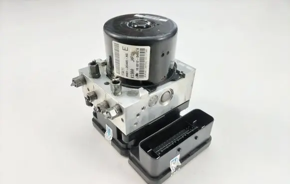 Mazda 3 II ABS Pump 8V612C405AG 10021204504