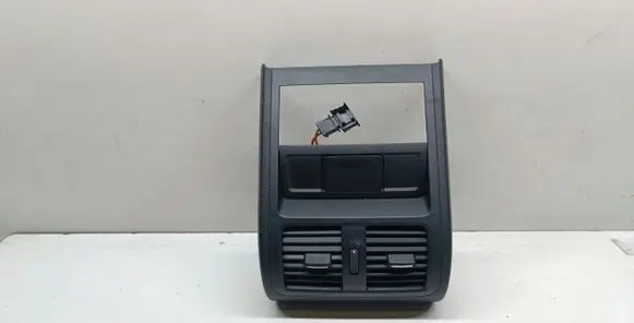 Rear air vent grill