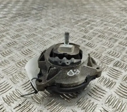 BMW 1 F20 F21 Engine mount bracket 6787658