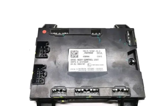 Tesla Model S Comfort/convenience module 1010907-00-D