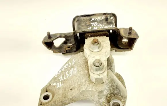 Ford Fiesta Engine mount bracket 8V517M125AB 8V517M121AE