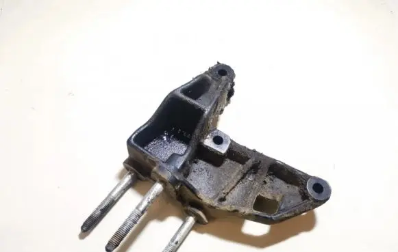 Opel Vectra B Engine mounting bracket 90498184