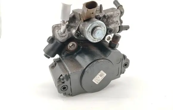 Mercedes-Benz Sprinter W906 Fuel injection high pressure pump 28447439 A6510702601