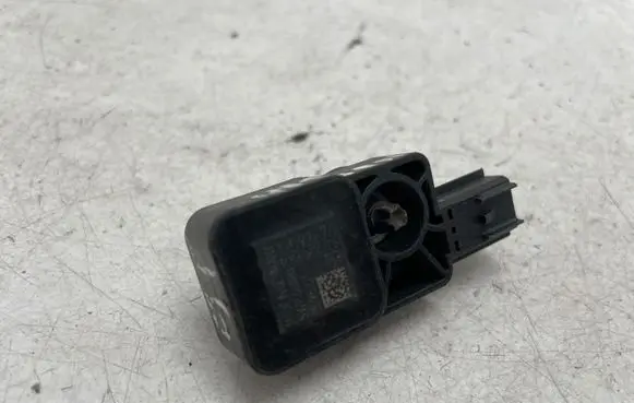 Opel Insignia B Airbag deployment crash/impact sensor 13593676