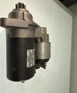 Volkswagen Golf IV Starter motor 000036583956 673929 0001121008