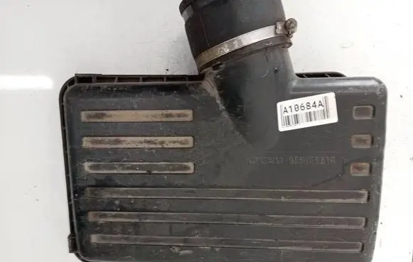 Opel Frontera B Air filter box 897187614