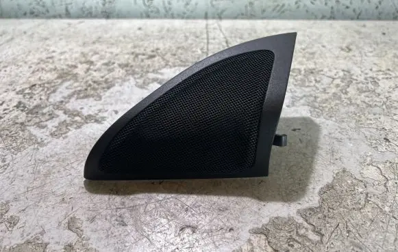 Mercedes-Benz A W176 Front door high frequency speaker A1767200111