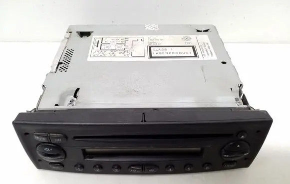 Iveco Daily 35.8 - 9 Radio/CD/DVD/GPS head unit 7607005081 E1034501