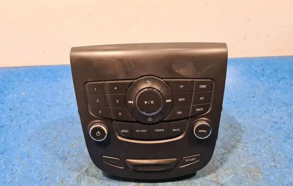 Chevrolet Orlando Radio/GPS head unit trim 95938877