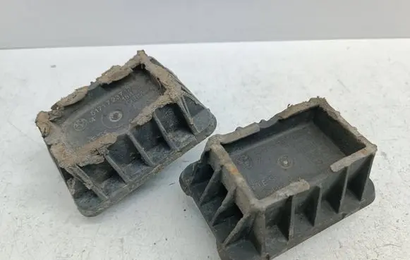 BMW 7 F01 F02 F03 F04 Jacking socket point 7237195 51717237195 18433810