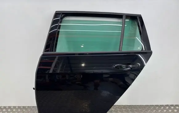 Volkswagen Golf VII Rear door