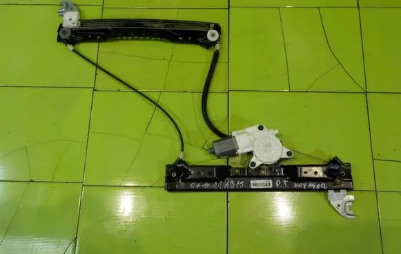 Chrysler Grand Voyager V Front door window regulator with motor 3014867K 11AB15