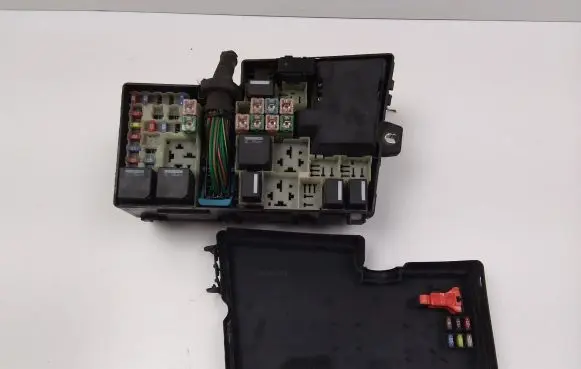 Volvo C30 Fuse box set 8688040 518818000