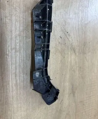 Subaru Outback Front bumper mounting bracket Nf3k7t