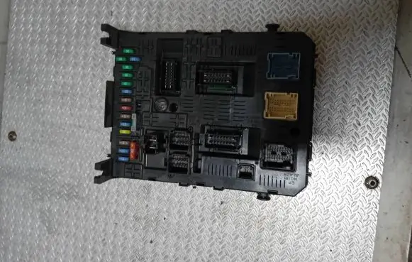 Peugeot 3008 I Comfort/convenience module 966405908002 281208364C NS06469212