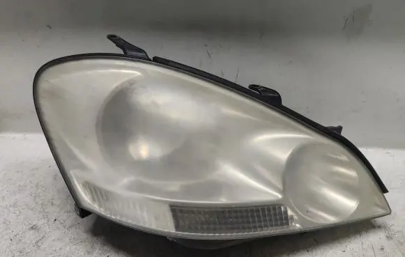 Toyota Avensis Verso Headlight/headlamp