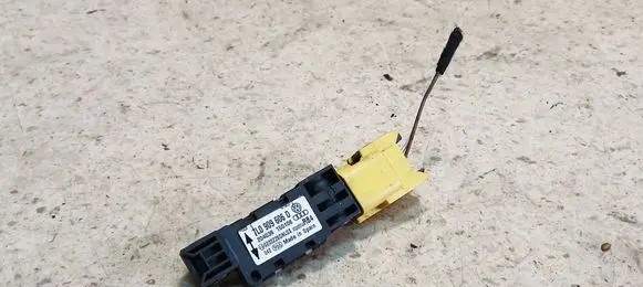 Volkswagen Touareg I Airbag deployment crash/impact sensor 7L0909606D 04036150108