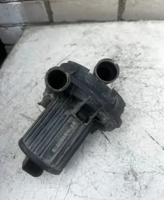 Audi A4 S4 B6 8E 8H Secondary air pump 8E0906613D 06A959253B