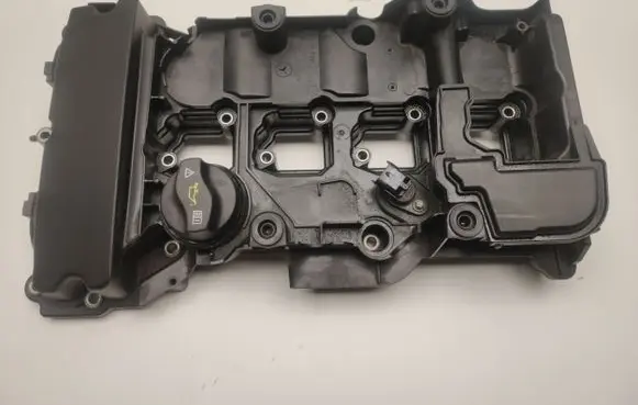 Mercedes-Benz C W204 Rocker cam cover A2710101730