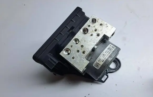 Volkswagen PASSAT B8 ABS Pump 5Q0614517DN 28516335203 10091703903