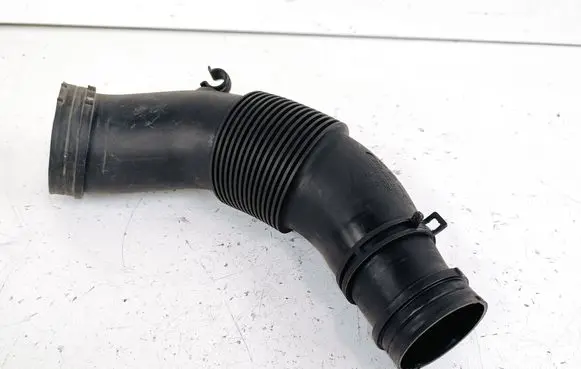 Volkswagen Touareg II Air intake hose/pipe 7P0129627B