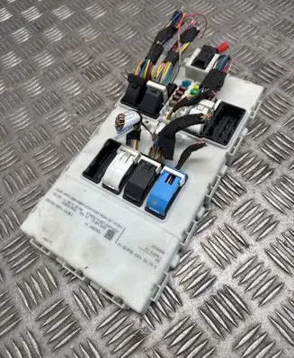 BMW 3 F30 F35 F31 Central body control module 9352865 50YL1AF02