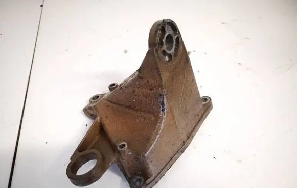 Audi A4 S4 B5 8D Engine mounting bracket 8d0399114s