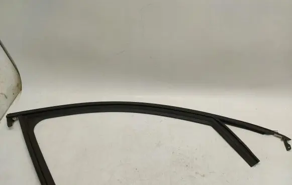 Peugeot 408 P54 Front door glass trim molding 