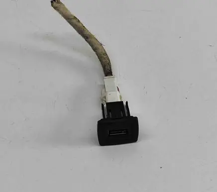 Mercedes-Benz S W221 USB socket connector A2188200187