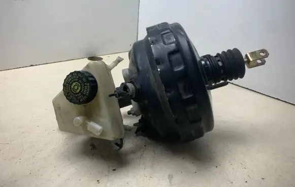 Mercedes-Benz C W203 Brake booster A0054300230 03784902024