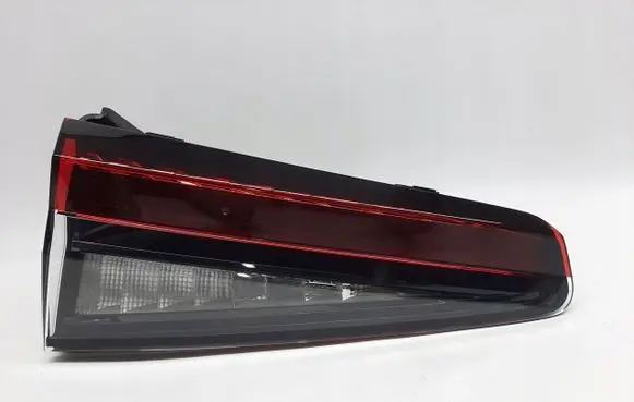 Tailgate rear/tail lights
