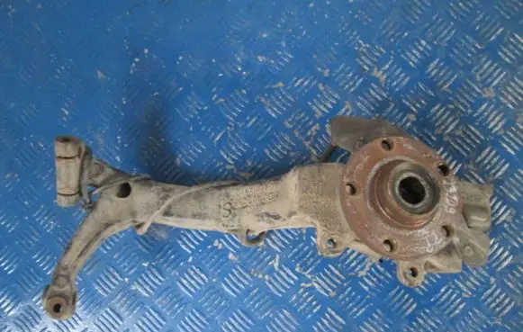 Volkswagen PASSAT B5 Front wheel hub spindle knuckle