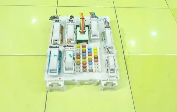 Ford C-MAX II Fuse box set BV6N14A073FP BEZPIECZNIKOW