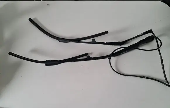 Volvo XC90 Windshield/front glass wiper blade 1391847