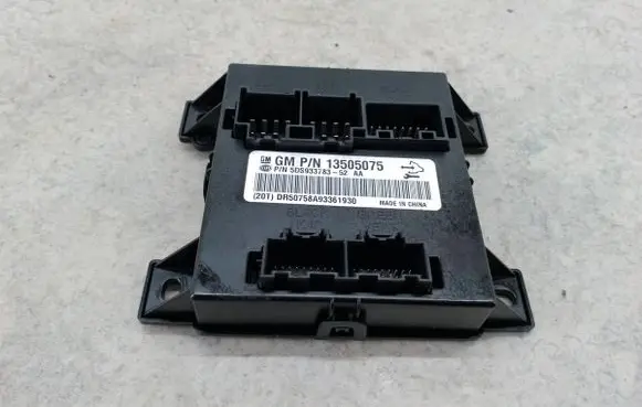 Opel Insignia A Seat control module 13505075