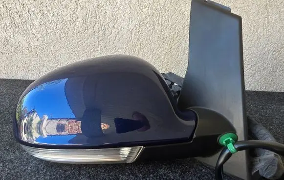 Volkswagen Golf Plus Front door electric wing mirror 5M1