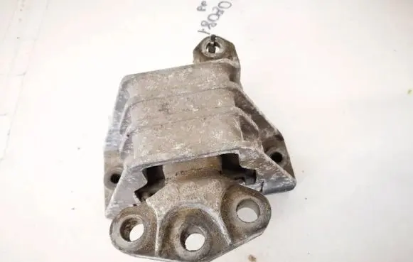 Fiat Croma Engine mount bracket v05369