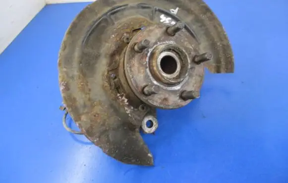 Toyota Avensis T220 Front wheel hub spindle knuckle
