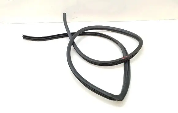 Toyota Avensis T250 Trunk rubber seal (body) 