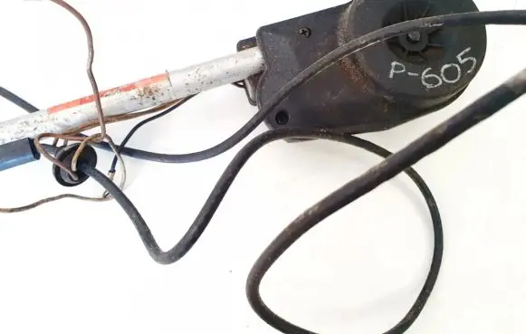 Peugeot 605 Aerial GPS antenna