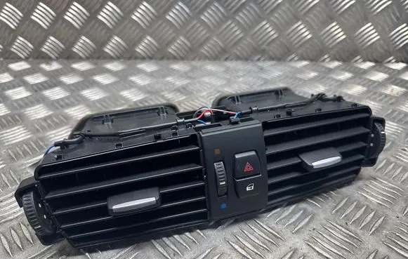BMW X3 F25 Dash center air vent grill 9184742 17238711