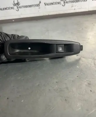 Renault Captur Electric window control switch 829614619R