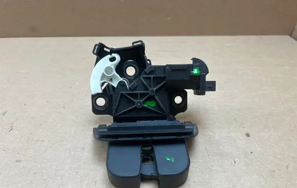 Audi A4 S4 B8 8K Tailgate/trunk/boot lock/catch/latch 8P4827505C