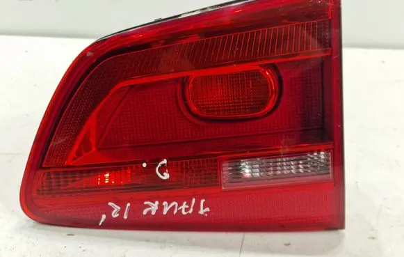 Volkswagen Touran II Tailgate rear/tail lights 1T0945094A