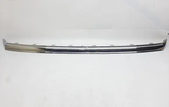 Front bumper splitter molding