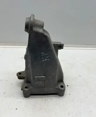 Mercedes-Benz C W205 Engine mounting bracket A2742234304