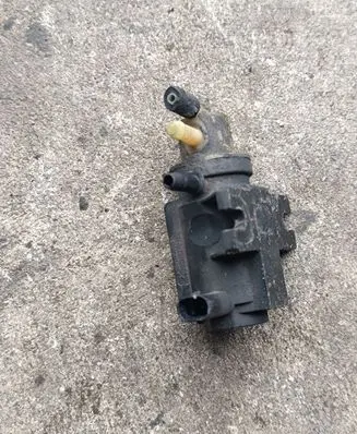 Mercedes-Benz C W204 Turbo solenoid valve A0071531428