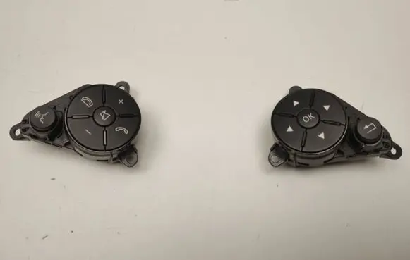 Mercedes-Benz GLK (X204) Steering wheel buttons/switches A2048210151