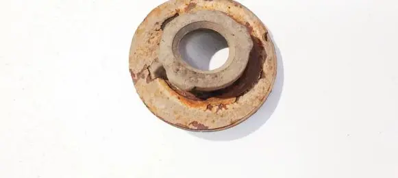 Skoda Octavia Mk2 (1Z) Front coil spring rubber mount 