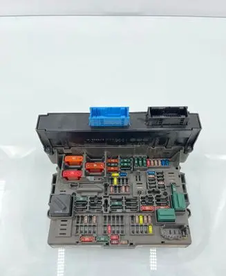 BMW 3 E90 E91 Fuse module 9119446